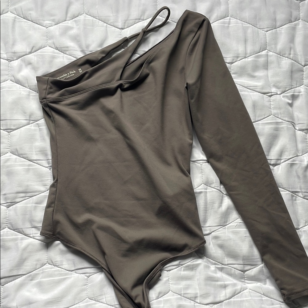 One-Shoulder Abercrombie Bodysuit